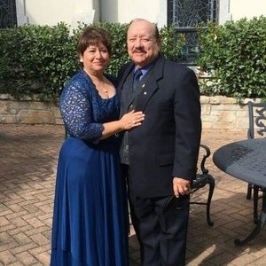 Meet your Posher, Adela